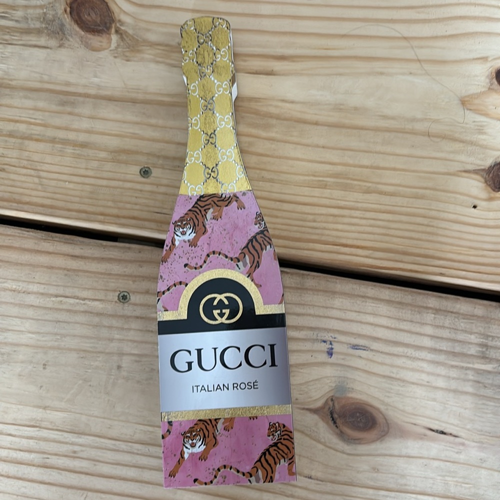 Cute Wooden Displays: Champagne Bottle